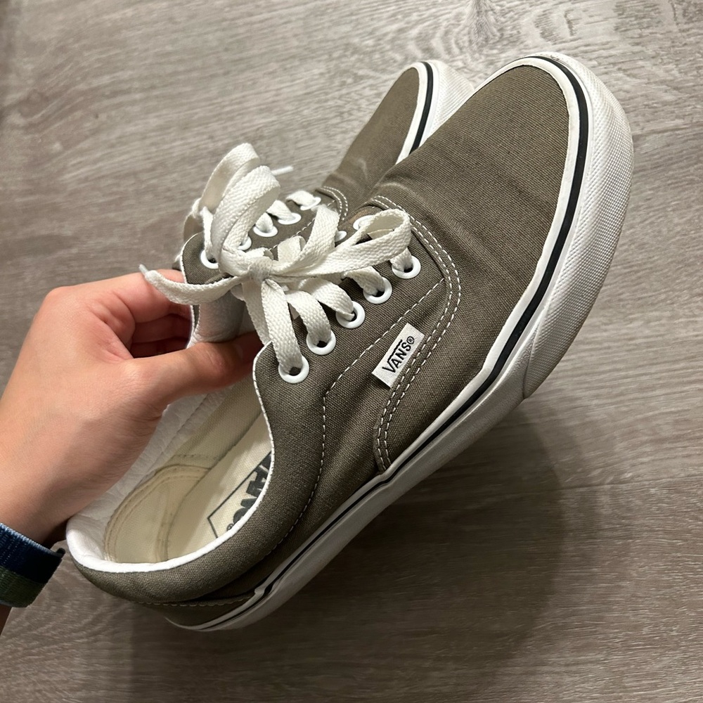 Vans Era